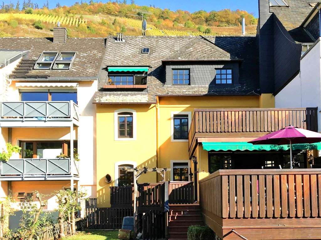 Blick auf unser Ferienhaus - Moselurlaub in Ferienhaus Am Moselradweg, Schlossstraße 31, 56856 Zell (Mosel)